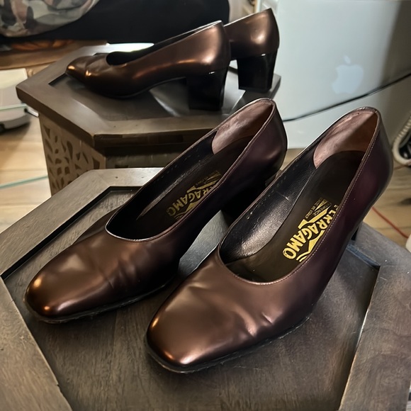 🔥Salvatore Ferragamo, brown shimmer metallic block heel - Picture 6 of 12